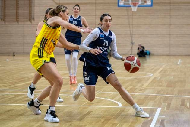 Toyota DBBL 2025 2026 Syntainics MBC vs Alba Berlin Halle Saale, Germany December 21, 2025 Pictured from left a9 and Katelyn Shumate Halle Halle Saale swh Arena Sachsen Anhalt Germany