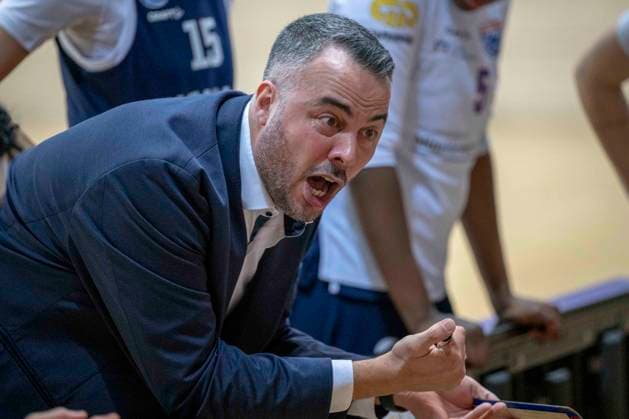 Toyota DBBL 2025 2026 Syntainics MBC vs Alba Berlin Halle Saale, Germany December 21, 2025 In the picture coach Timur Topal Halle facial expression, strong facial expression, emotion, Halle Saale swh Arena Sachsen Anhalt Germany