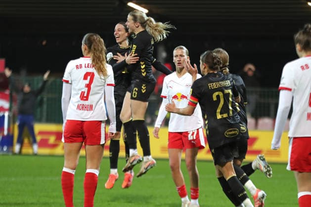 Google Pixel Womens Bundesliga, RB Leipzig 1 FC Köln 21 12 2025 Goal celebration with Sara Agrez 4, 1 FC Köln and goal scorer Sandra Maria Jessen 6, 1 FC Köln Football, Google Pixel Womens Bundesliga, Season 2025 2026, Matchday 14 RB Leipzig vs 1 FC Köln on 21 12 2025, Training Center Cottaweg, Leipzig DFB REGULATIONS PROHIBIT ANY USE OF PHOTOGRAPHS AS IMAGE SEQUENCES AND OR QUASI VIDEO Copyright: xBEAUTIFULxSPORTS JanxKaeferx