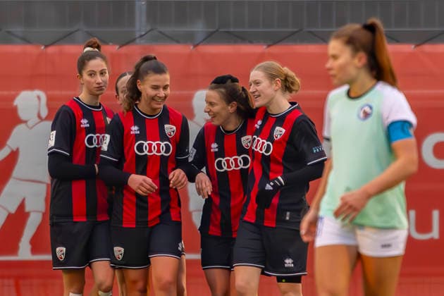 Ingolstadt, Germany 21 December 2025 2 BL Women 2025 2026 FC Ingolstadt 04 vs 1 FFC Turbine Potsdam In the picture Schanzer women cheer after the goal for 3 0 Audi Sportpark Bayern Copyright: xFotostandx xSchäferx