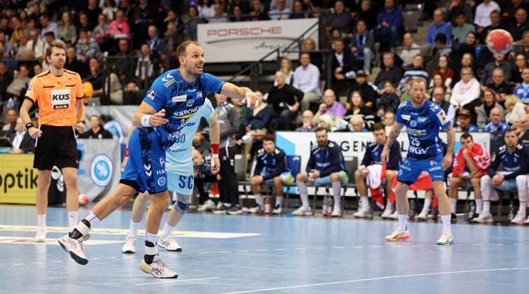BAU 21 12 2025 Stuttgart Handball TVB Stuttgart vs VfL Gummersbach, Kai Häfner TVB