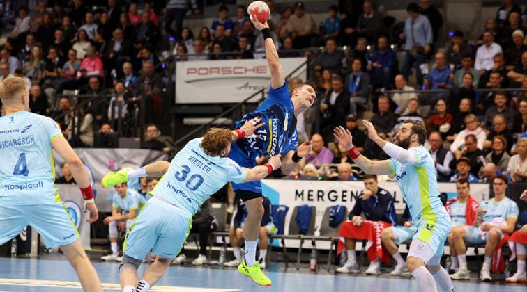 BAU 21 12 2025 Stuttgart Handball TVB Stuttgart vs VfL Gummersbach, Simone Mengon TVB on the ball