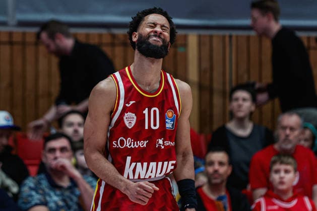 In the picture disappointment at Davion Mintz Wuerzburg Baskets, 10 21 12 2025, Basketball, Fitness First Wuerzburg Baskets vs SYNTAINICS MBC, easyCredit BBL, Matchday 11, Germany, Wuerzburg, tectake Arena, Copyright: HMBxMedia xJulienxBecker