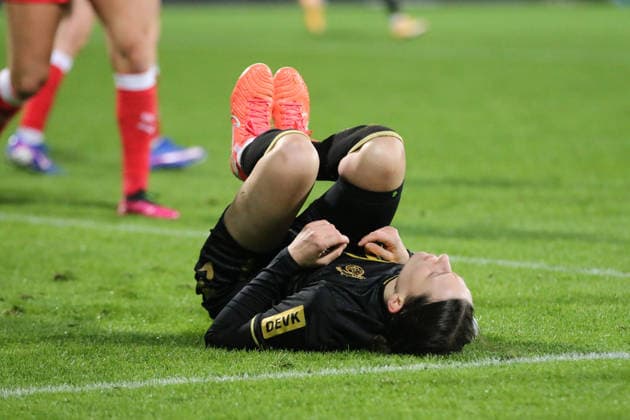 21 12 2025 Soccer Women 2025 2026 Google Pixel Women Bundesliga 14 Matchday RB Leipzig 1 FC Köln RB Trainingszentrum am Cottaweg Leipzig Sara Agrez Köln, 4, black battered on the ground Leipzig Saxony Germany