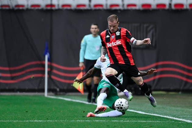 FOOTBALL : Nice (OGC Nice) vs Saint Etienne (ASSE) - Coupe de France - 32e de finale - 21 12 2025 Nice™s defender 3 Melvin Bard durant le match de coupe de France, opposant l™OGC Nice a L™AS Saint Etienne, a l™occasion des 32e de finale, Stade de l™Allianz Riviera de Nice, sud de la France, le 21 dÃ cembre 2025. NICEFrance  Copyright: xfredxDIDES psnewzx