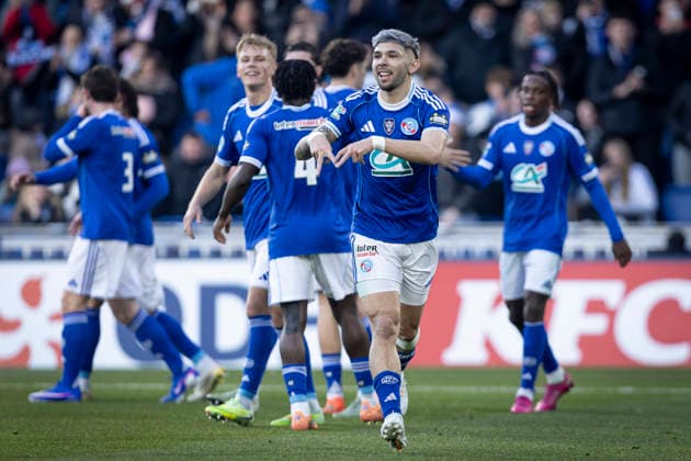 FOOTBALL : Racing de Strasbourg (RCS) vs Dunkerque- Coupe de France - 32e de finale - 21 12 2025 Stade de la Meinau. Strasbourg - France Joie des joueurs de l equipe de Racing Strasbourg apres le but de Julio Encisco (RCS)  Copyright: xelyxandroxcegarrax