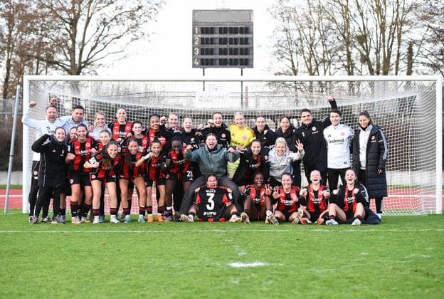 Soccer 2 Womens Bundesliga Season 2025 2026 14 Matchday Borussia Mönchengladbach Eintracht Frankfurt II on 21 12 2025 at Grenzlandstadion in Mönchengladbach The Frankfurt players are happy about the victory DFB regulations prohibit any use of photographs as image sequences and or quasi video Nordrhein Westfalen Germany