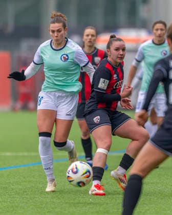 Ingolstadt, Germany 21 December 2025 2 BL Women 2025 2026 FC Ingolstadt 04 vs 1 FFC Turbine Potsdam In the picture from left in the duel Annika Wohner Turbine and Leonie Hein FCI Audi Sportpark Bayern Copyright: xFotostandx xSchäferx