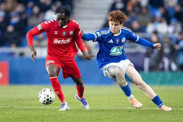 FOOTBALL : Racing de Strasbourg (RCS) vs Dunkerque- Coupe de France - 32e de finale - 21 12 2025 Stade de la Meinau. Strasbourg - France Valentin Barco 32 (RCS) et Nanasi Algot Sebastian 15  Copyright: xelyxandroxcegarrax