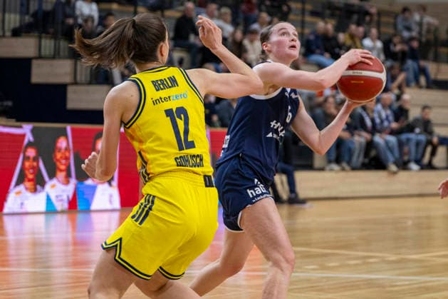 Toyota DBBL 2025 2026 Syntainics MBC vs Alba Berlin Halle Saale, Germany December 21, 2025 In the picture from left Lena Gohlisch Berlin and Nicole Brochlitz Halle Halle Saale swh Arena Sachsen Anhalt Germany