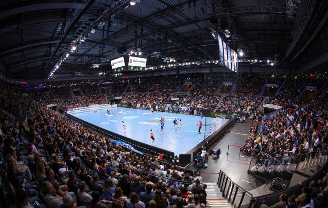 BAU 21 12 2025 Stuttgart Handball TVB Stuttgart vs VfL Gummersbach, Feature Overview sold-out arena