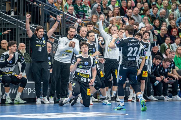 Handball Bundesliga HSG Wetzlar ThSV Eisenach, 21 12 25 Tillman Leu ThSV Eisenach, 99 Handball Bundesliga HSG Wetzlar ThSV Eisenach Wetzlar, 21 12 25 Copyright: xBEAUTIFULxSPORTS Roeczeyx