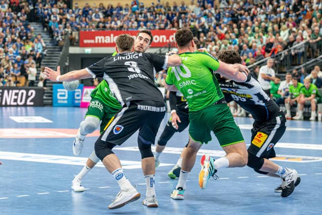 Handball Bundesliga HSG Wetzlar ThSV Eisenach, 21 12 25 Filip Vistorop HSG Wetzlar, 4 , Oskar Joelsson ThSV Eisenach, 3 , Josip Simic HSG Wetzlar, 10 , Tillman Leu ThSV Eisenach, 99 Handball Bundesliga HSG Wetzlar ThSV Eisenach Wetzlar, 21 12 25 Copyright: xBEAUTIFULxSPORTS Roeczeyx