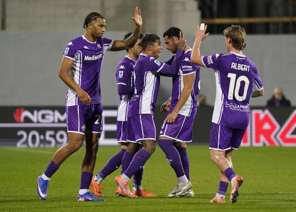 Fiorentina™s players celebrations after the goal of 1-0 of Rolando Mandragora during the Serie A soccer match between Fiorentina and Udinese at the Artemio Franchi stadium in Florence, center of Italy - Sunday, December 21, 2025. - Soccer  Copyright: xMarcoxBucco LaPressex