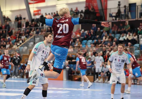 GER HBL2 Season 2025 2026 VfL Potsdam vs SG BBM Bietigheim, 21 12 25, MBS Arena, Potsdam Tim HILDENBRAND 1 VfL Potsdam 20 , Fabian WIEDERSTEIN SG BBM Bietigheim 18