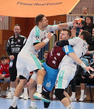 GER HBL2 Season 2025 2026 VfL Potsdam vs SG BBM Bietigheim, 21 12 25, MBS Arena, Potsdam Defensive work, Team SG BBM Bietigheim, Marco MENGON 1 VfL Potsdam 30 is rudely slowed down by the opposing defense