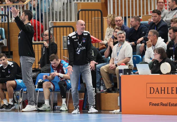 GER HBL2 Season 2025 2026 VfL Potsdam vs SG BBM Bietigheim, 21 12 25, MBS Arena, Potsdam Emir KURTAGIC 1 VfL Potsdam coach shows his incomprehension