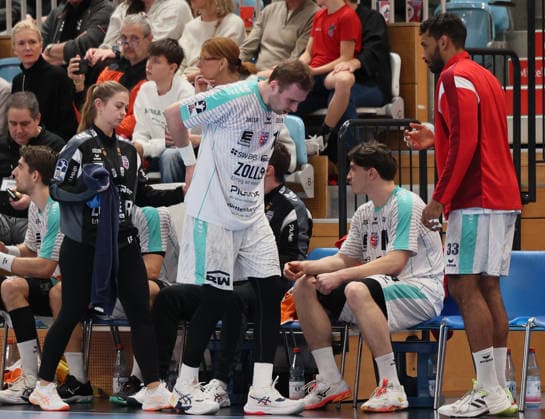 GER HBL2 Season 2025 2026 VfL Potsdam vs SG BBM Bietigheim, 21 12 25, MBS Arena, Potsdam Tom WOLF SG BBM Bietigheim 10 has to leave the court injured