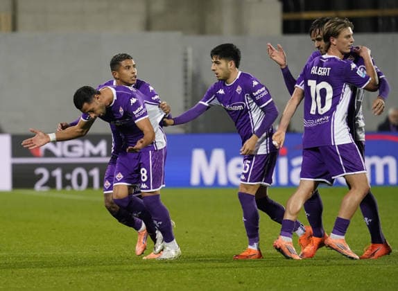 Fiorentina™s Rolando Mandragora celebrates after scoring the goal of 1-0 during the Serie A soccer match between Fiorentina and Udinese at the Artemio Franchi stadium in Florence, center of Italy - Sunday, December 21, 2025. - Soccer  Copyright: xMarcoxBucco LaPressex