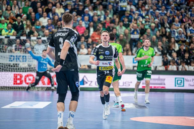 Handball Bundesliga HSG Wetzlar ThSV Eisenach, 21 12 25 Peter Walz ThSV Eisenach, 14 Handball Bundesliga HSG Wetzlar ThSV Eisenach Wetzlar, 21 12 25 Copyright: xBEAUTIFULxSPORTS Roeczeyx