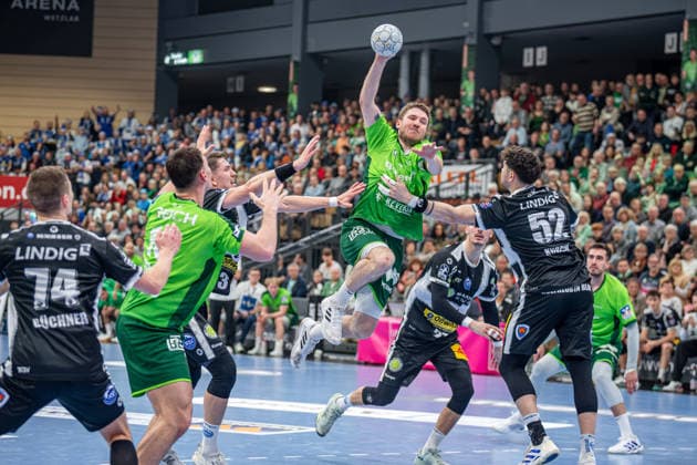 Handball Bundesliga HSG Wetzlar ThSV Eisenach, 21 12 25 Dominik Mappes HSG Wetzlar, 7 , Justin Kurch ThSV Eisenach, 52 , Oskar Joelsson ThSV Eisenach, 3 , Josip Simic HSG Wetzlar, 10 Handball Bundesliga HSG Wetzlar ThSV Eisenach Wetzlar, 21 12 25 Copyright: xBEAUTIFULxSPORTS Roeczeyx
