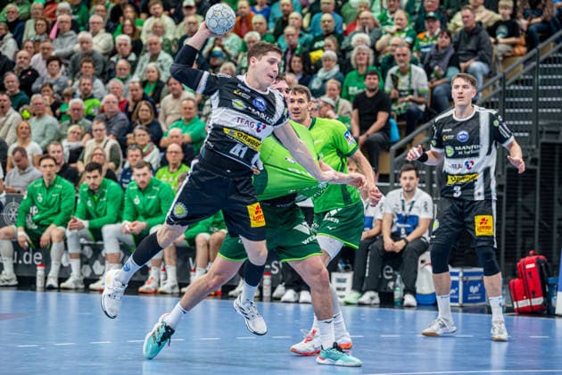Handball Bundesliga HSG Wetzlar ThSV Eisenach, 21 12 25 Vukasin Antonijevic ThSV Eisenach, 41 , Josip Simic HSG Wetzlar, 10 , Jona Schoch HSG Wetzlar, 22 , Oskar Joelsson ThSV Eisenach, 3 Handball Bundesliga HSG Wetzlar ThSV Eisenach Wetzlar, 21 12 25 Copyright: xBEAUTIFULxSPORTS Roeczeyx