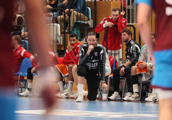 GER HBL2 Season 2025 2026 VfL Potsdam vs SG BBM Bietigheim, 21 12 25, MBS Arena, Potsdam Iker ROMERO SG BBM Bietigheim Coach with a critical look on the sideline, serious, tense