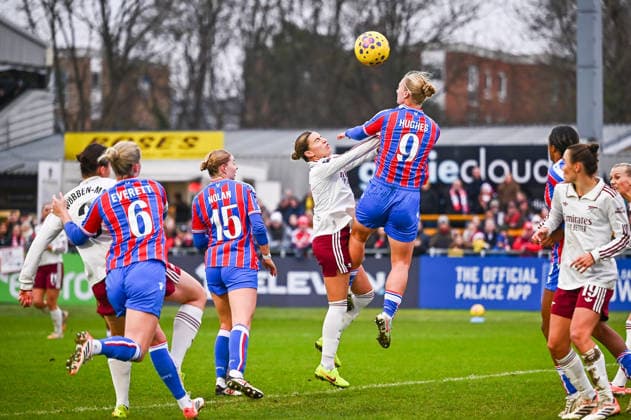 Elise Hughes of Crystal Palace in action during the Subway Women s League Cup Quarter Final match between Crystal Palace and Arsenal at VBS Community Stadium on December 21, 2025 in Sutton, England. Copyright: xYaroslavxDunkax xSPPx Sportspressphoto_SPR76029