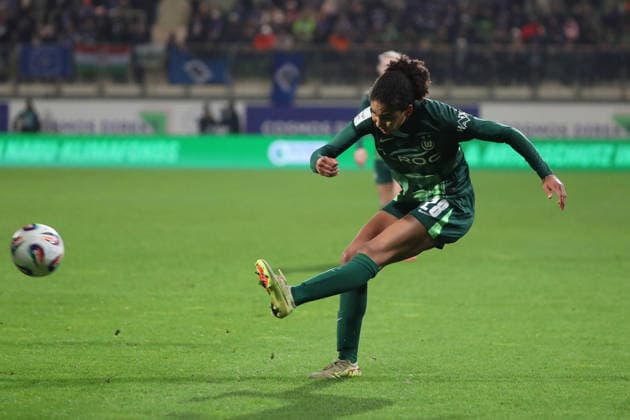 VfL HSV, BL Frauen Wolfsburg, 21 12 2025, FUßBALL VfL Wolfsburg vs Hamburger SV, Google Pixel Frauen Bundesliga, Saison 2025 26 Cora Zicai VfL Wolfsburg Wolfsburg