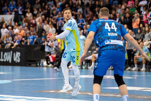 Handball I Men I Season 2025 2026 I Bundesliga I 18 Matchday I TVB Stuttgart VfL Gummersbach I 21 12 2025 Kentin Mahe 22, VfL Gummersbach Stuttgart Porsche Arena Baden Württemberg Germany Copyright: xLobeca MaxxPetershansx