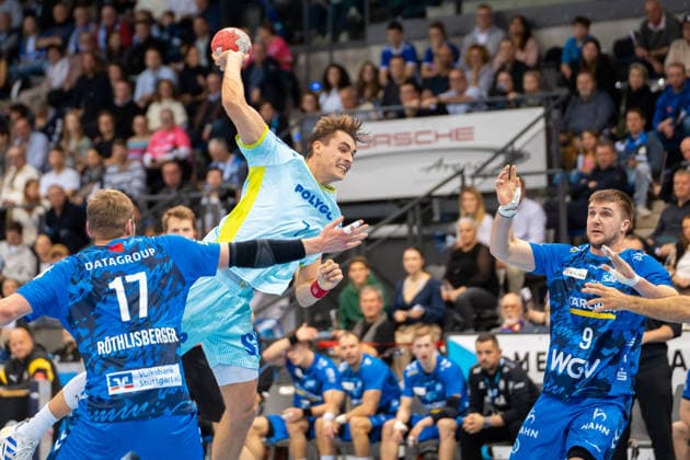 Handball I Men I Season 2025 2026 I Bundesliga I 18 Matchday I TVB Stuttgart VfL Gummersbach I 21 12 2025 Julian Köster 7, VfL Gummersbach in the throw Stuttgart Porsche Arena Baden Württemberg Germany Copyright: xLobeca MaxxPetershansx