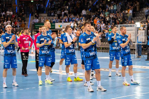Handball I Men I Season 2025 2026 I Bundesliga I 18 Matchday I TVB Stuttgart VfL Gummersbach I 21 12 2025 sad mood after the defeat at Stuttgart, Kasper Thorsen Lien 7, TVB Stuttgart , Torben Matzken 22, TVB Stuttgart , Lenny Rubin 44, TVB Stuttgart , Simone Mengon 15, TVB Stuttgart , Gianfranco Pribetic 9, TVB Stuttgart , Ivan Snajder 10, TVB Stuttgart , Patrick Zieker 25, TVB Stuttgart Stuttgart Porsche Arena Baden Württemberg Germany Copyright: xLobeca MaxxPetershansx