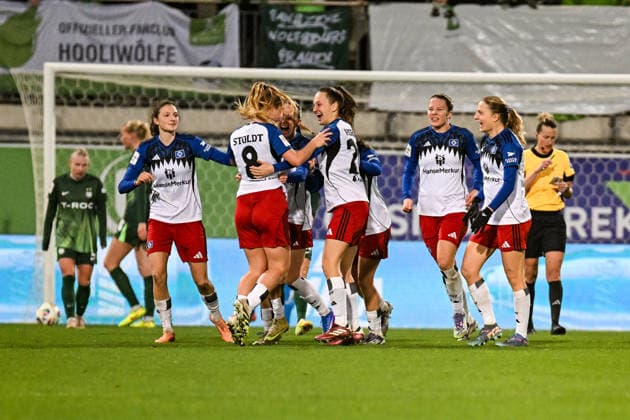 Soccer I Women I Season 2025 2026 I Bundesliga I Matchday 14 I VfL Wolfsburg Hamburger SV I 21 12 2025 Goal celebration Hamburger SV after the opening goal to make it 1-0 from the visitors perspective Wolfsburg AOK Stadion Niedersachsen Germany Copyright: xLobeca InesxHähnelx