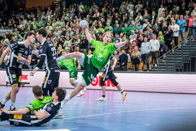 Handball Bundesliga HSG Wetzlar ThSV Eisenach, 21 12 25 Georg Löwen HSG Wetzlar, 33 , Handball Bundesliga HSG Wetzlar ThSV Eisenach Wetzlar, 21 12 25 Copyright: xBEAUTIFULxSPORTS Roeczeyx