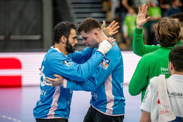Handball Bundesliga HSG Wetzlar ThSV Eisenach, 21 12 25 Karim Hendawy HSG Wetzlar, 66 , Anadin Suljakovic HSG Wetzlar, 12 Handball Bundesliga HSG Wetzlar ThSV Eisenach Wetzlar, 21 12 25 Copyright: xBEAUTIFULxSPORTS Roeczeyx