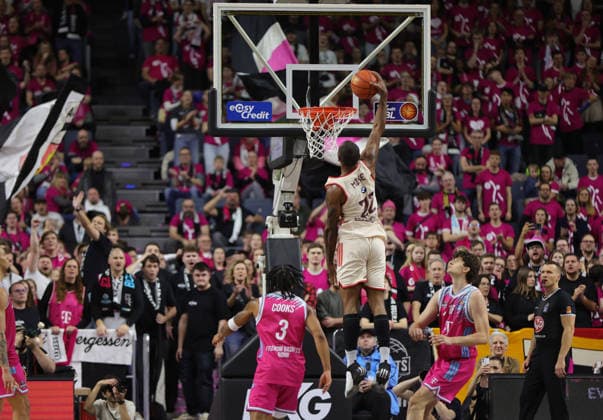 Isiaha Mike Bayern scores, Telekom Baskets Bonn vs Bayern Munich, easyCredit BBL, Matchday 31, Bonn, 21 12 2025