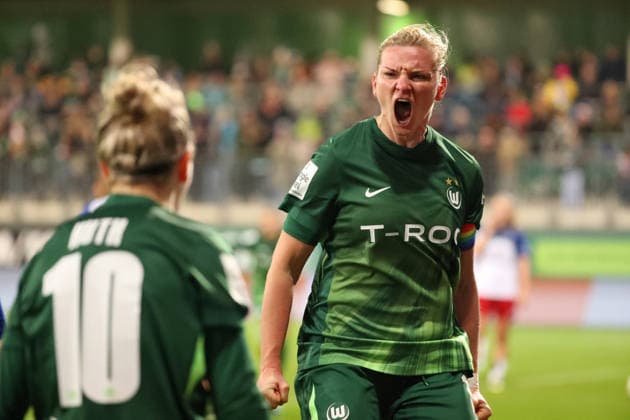 VfL HSV, BL Frauen Wolfsburg, 21 12 2025, FUßBALL VfL Wolfsburg vs Hamburger SV, Google Pixel Frauen Bundesliga, Saison 2025 26 Alexandra Popp VfL Wolfsburg cheers after her goal for 2 1 Wolfsburg