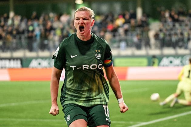Soccer I Women I Season 2025 2026 I Bundesliga I 14 Matchday I VfL Wolfsburg Hamburger SV I 21 12 2025 Goal celebration Alexandra Popp 11, VfL Wolfsburg Crop, close-up, portrait, portrait, single photo, single image, body Wolfsburg AOK Stadium Lower Saxony Germany Copyright: xLobeca InesxHähnelx