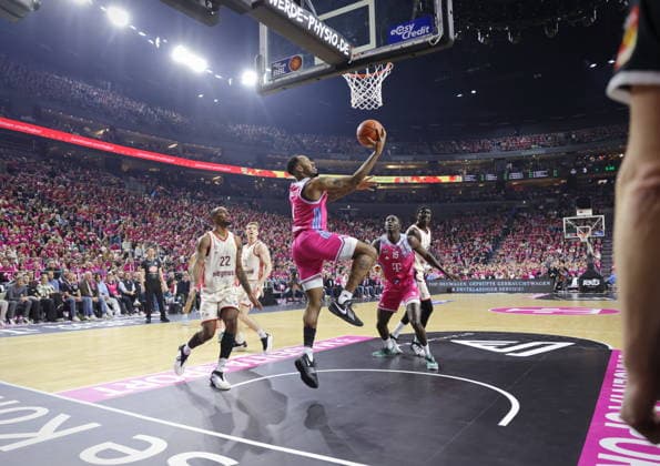 Jeff Garrett Telekom Baskets Bonn vs FC Bayern Munich Basketball Record game in front of over 19,000 spectators in the Lanxess Arena Kölnarena, Koelnarena 31 Speiltag Saison 2025 26