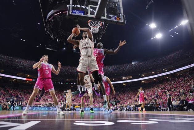 Telekom Baskets Bonn vs FC Bayern Munich Basketball Record match in front of over 19,000 spectators in the Lanxess Arena Kölnarena, Koelnarena 31 Speiltag Saison 2025 26