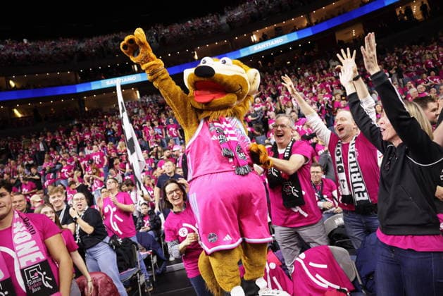 Fans with mascot Bonni Telekom Baskets Bonn vs FC Bayern Munich Basketball Record game in front of over 19,000 spectators in the Lanxess Arena Kölnarena, Koelnarena 31 Speiltag Saison 2025 26