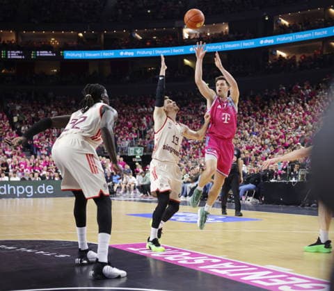 Grayson Murphy Telekom Baskets Bonn vs FC Bayern Munich Basketball Record game in front of over 19,000 spectators in the Lanxess Arena Kölnarena, Koelnarena 31 Speiltag Saison 2025 26