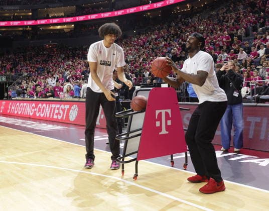 3-point shootout Telekom Baskets Bonn vs FC Bayern Munich Basketball Record game in front of over 19,000 spectators in the Lanxess Arena Kölnarena, Koelnarena 31 Speiltag Saison 2025 26