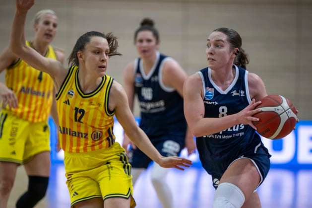 Toyota DBBL 2025 2026 Syntainics MBC vs Alba Berlin Halle Saale, Germany December 21, 2025 In the picture from left in duel Lena Gohlisch Berlin and Anna Suckstorff Halle Halle Saale swh Arena Sachsen Anhalt Germany