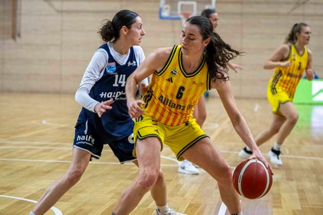 Toyota DBBL 2025 2026 Syntainics MBC vs Alba Berlin Halle Saale, Germany December 21, 2025 In the picture from left Katelyn Shumate Halle and Tessa Stammberger Berlin Halle Saale swh Arena Sachsen Anhalt Germany