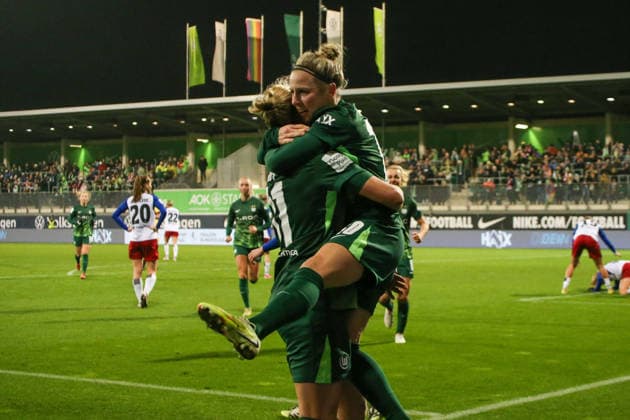 21 12 2025, xgrfx, Soccer Google Pixel Women Bundesliga, VfL Wolfsburg Hamburger SV v l Tor, Alexandra Popp VfL Wolfsburg DFL DFB REGULATIONS PROHIBIT ANY USE OF PHOTOGRAPHS as IMAGE SEQUENCES and or QUASI VIDEO Wolfsburg