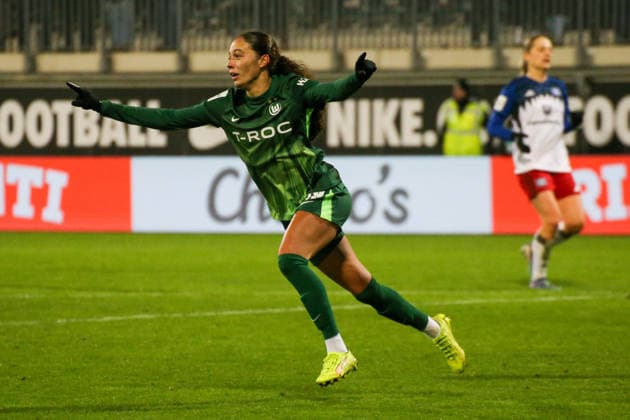 21 12 2025, xgrfx, Soccer Google Pixel Women Bundesliga, VfL Wolfsburg Hamburger SV v l Tor, Kessya Bussy VfL Wolfsburg DFL DFB REGULATIONS PROHIBIT ANY USE OF PHOTOGRAPHS as IMAGE SEQUENCES and or QUASI VIDEO Wolfsburg