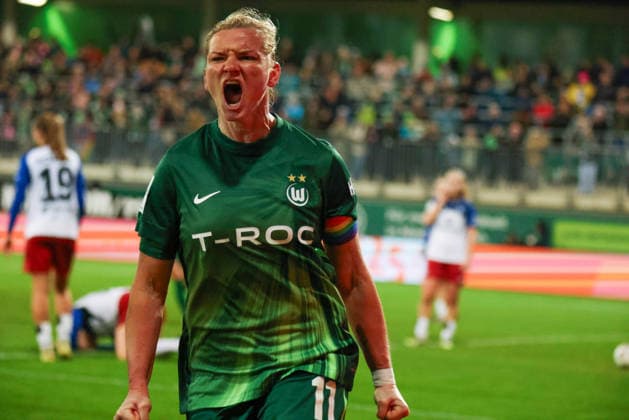 Wolfsburg, Germany 21 December 2025 1 BL Women 2025 2026 VfL Wolfsburg vs Hamburger SV In the picture goal scorer Alexandra Popp VfL makes the goal to 2 1 for Wolfsburg and cheers DFB regulations prohibit any use of photographs as image sequences and or quasi video AOK Stadion Niedersachsen Copyright: xFotostandx xFantinix