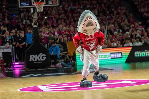 Sharky, Telekom Baskets Bonn vs FC Bayern Basketball, Basketball, BBL, 31 Matchday, 21 12 2025 Cologne North Rhine-Westphalia Germany Copyright: xkolbert-press MartinxWdziecznyx