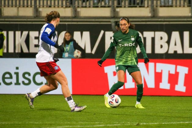 21 12 2025, xgrfx, Soccer Google Pixel Women Bundesliga, VfL Wolfsburg Hamburger SV v l Annaleen Böhler Hamburger SV , Kessya Bussy VfL Wolfsburg DFL DFB REGULATIONS PROHIBIT ANY USE OF PHOTOGRAPHS as IMAGE SEQUENCES and or QUASI VIDEO Wolfsburg